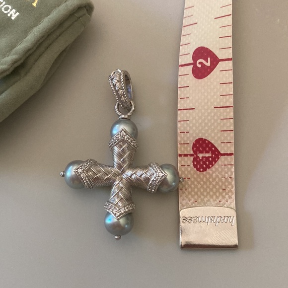 Judith Ripka Sterling Braided Berge & Cultured Cross enhancer - Picture 2 of 5